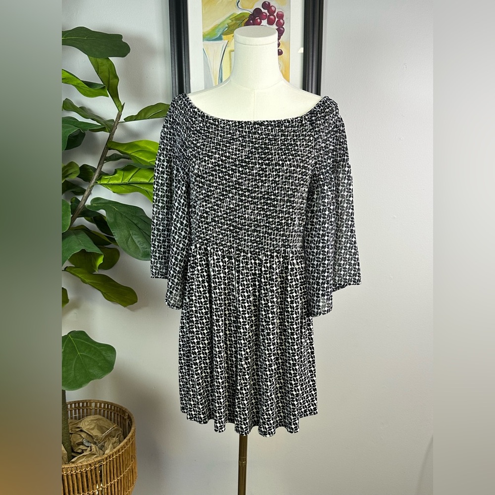 August Silk Top Geo Wheel Print Stretchy Tunic L